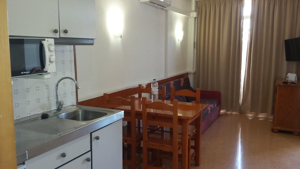 Mar Blau Apartamentos Calella Ngoại thất bức ảnh